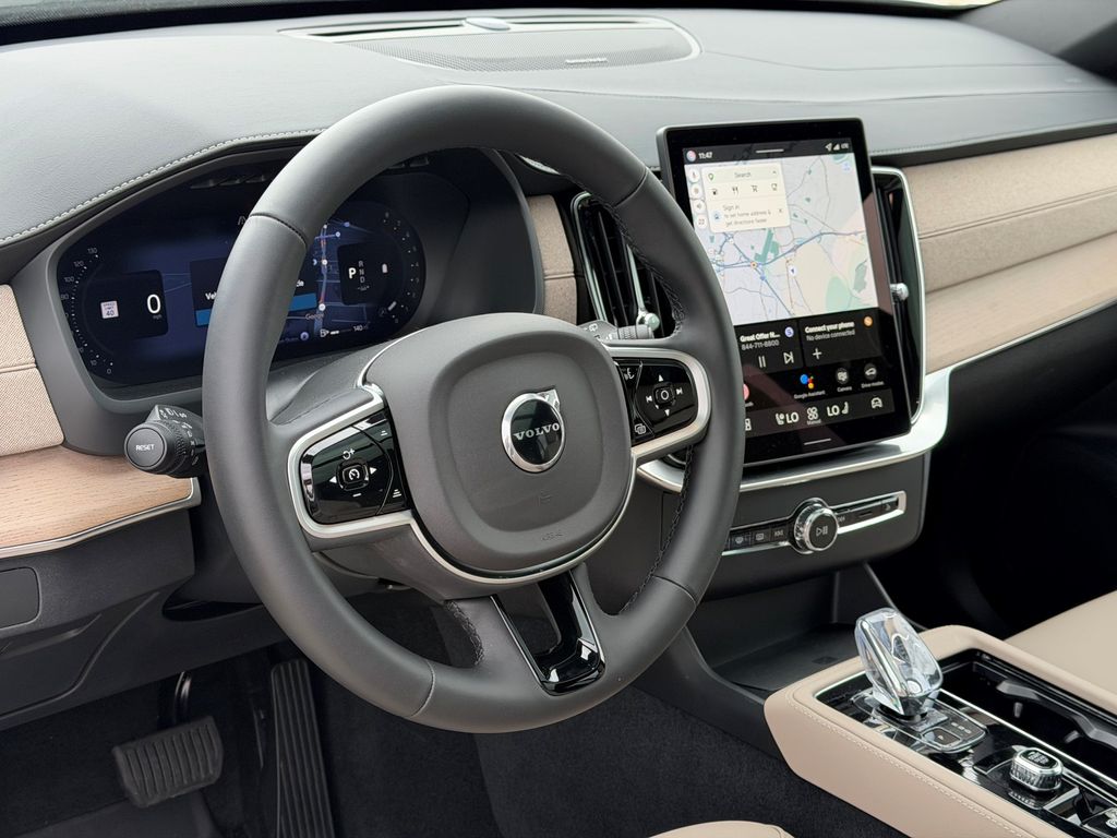 2026 Volvo XC90 Plus - Photo 15