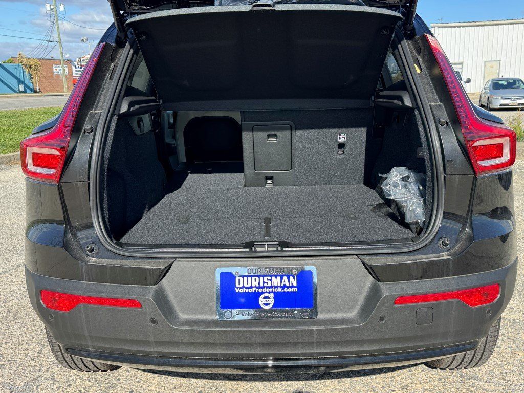2026 Volvo XC40 Ultra - Photo 15