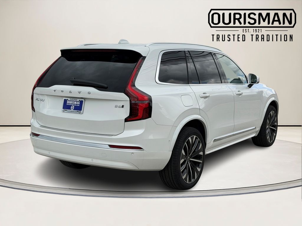 2026 Volvo XC90 Plus - Photo 3