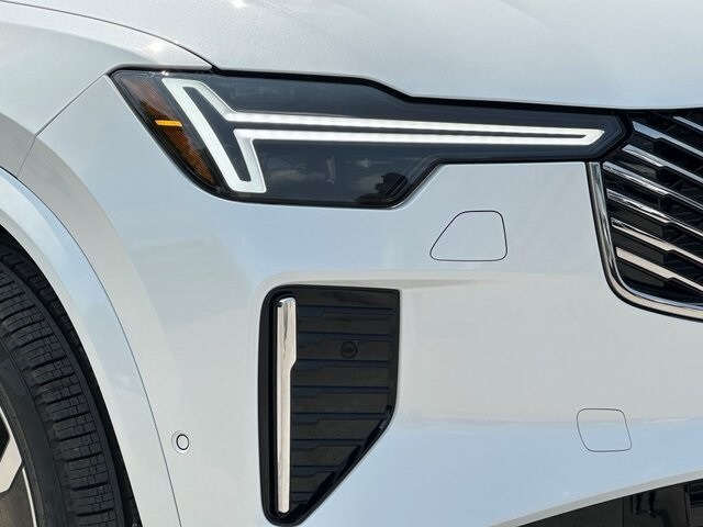 2026 Volvo XC90 Plus photo 3