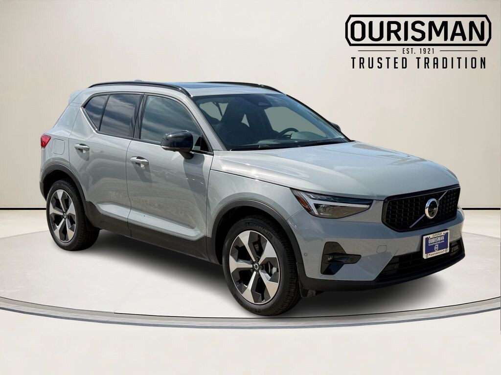 Used 2026 Volvo XC40 B5 Plus SUV