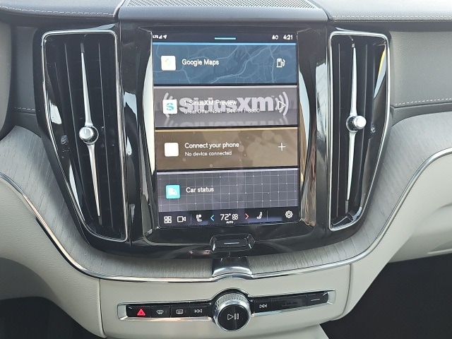 2023 Volvo XC60 B5 Ultimate photo 2