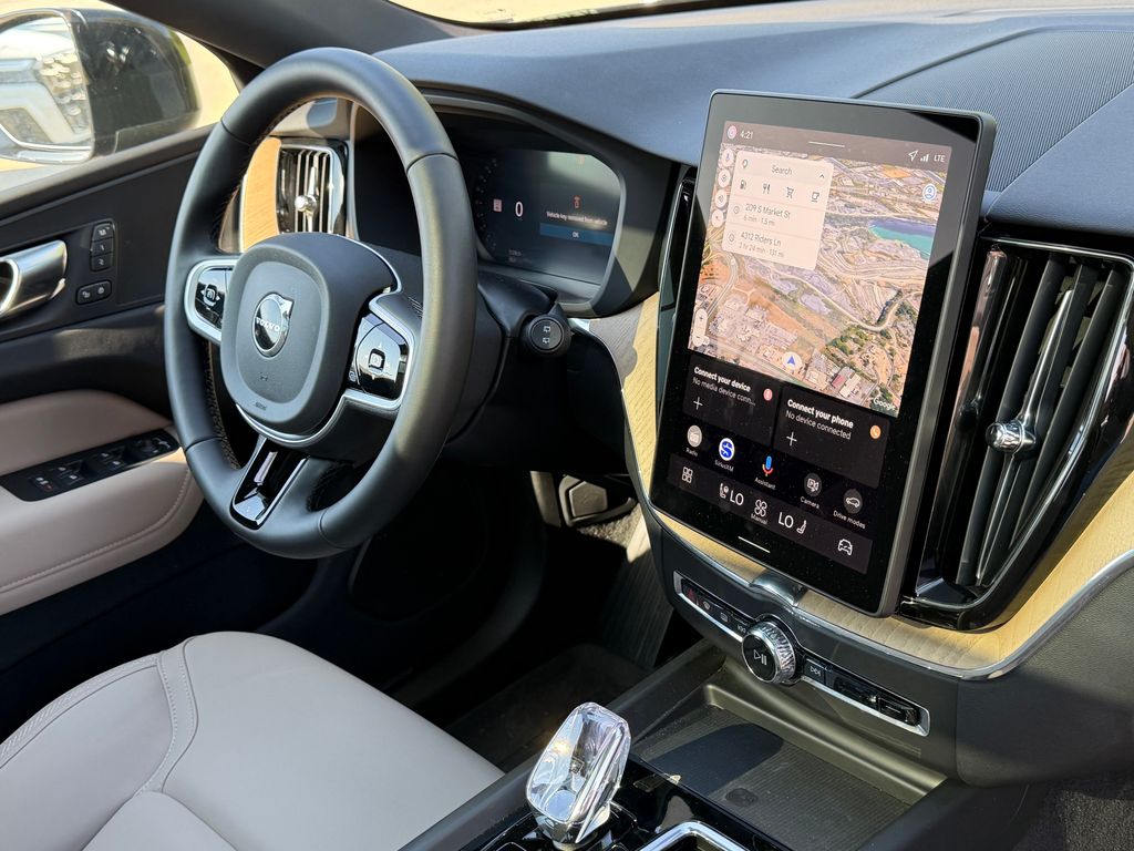 2026 Volvo XC60 Plus - Photo 7