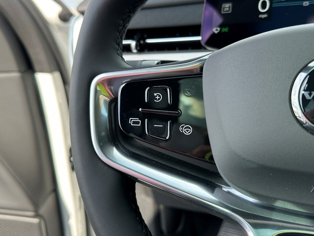 2025 Volvo EX90 Ultra - Photo 28