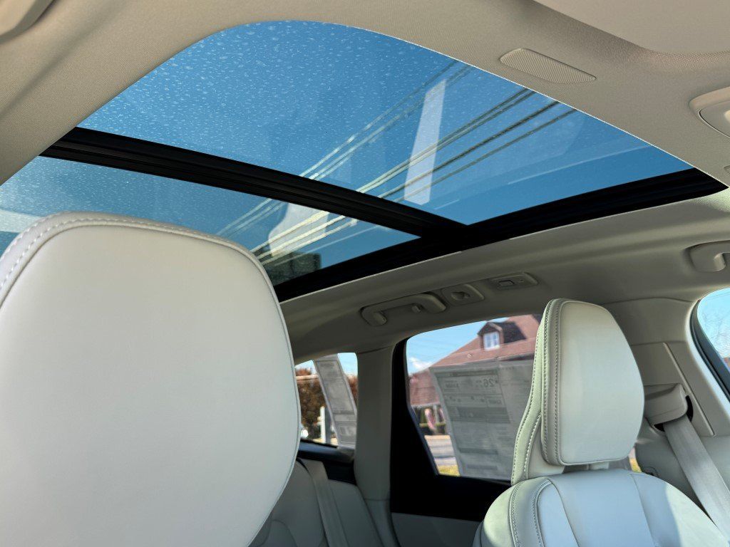 2026 Volvo XC60 Ultra - Photo 10