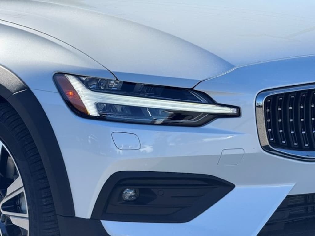 New 2026 Volvo V60 Cross Country B5 Ultra Wagon