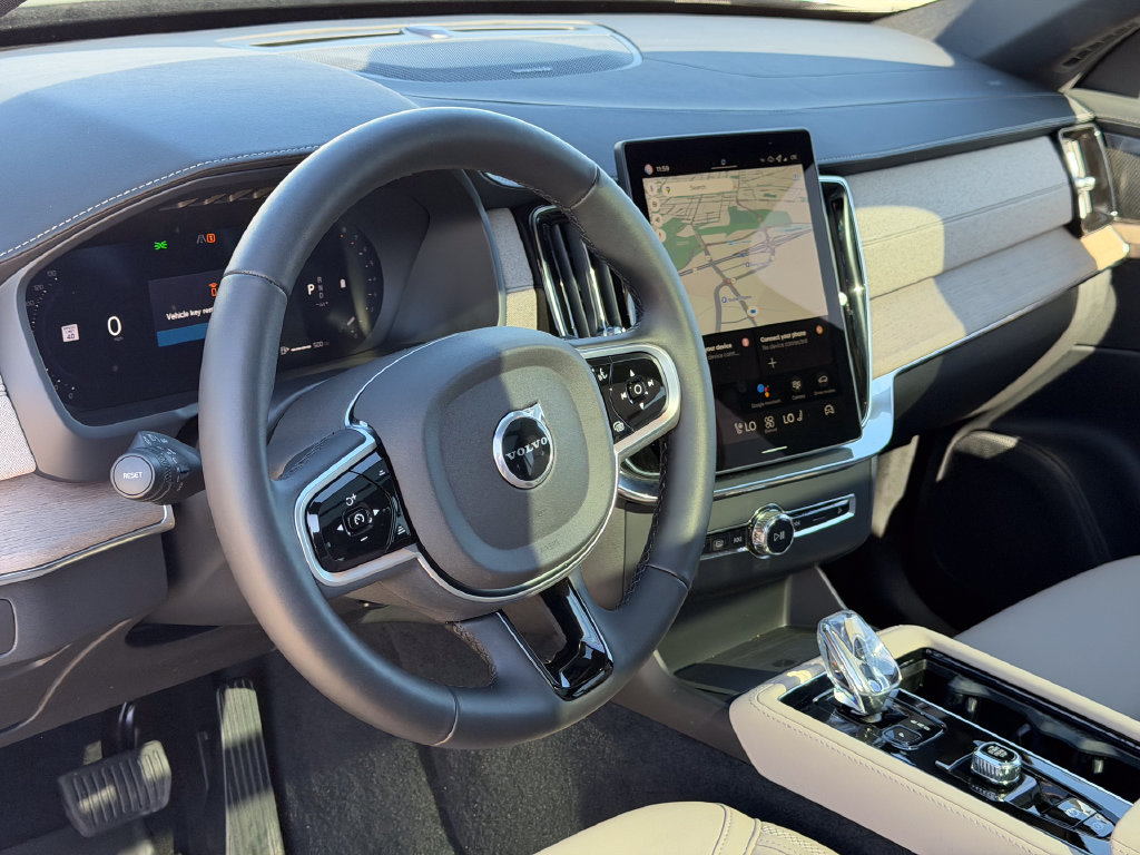 2026 Volvo XC90 Plus - Photo 15