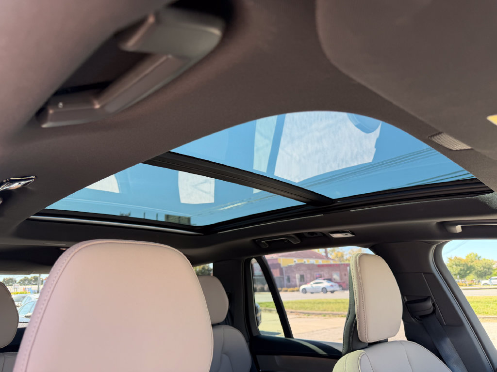 2026 Volvo XC90 Plus - Photo 10