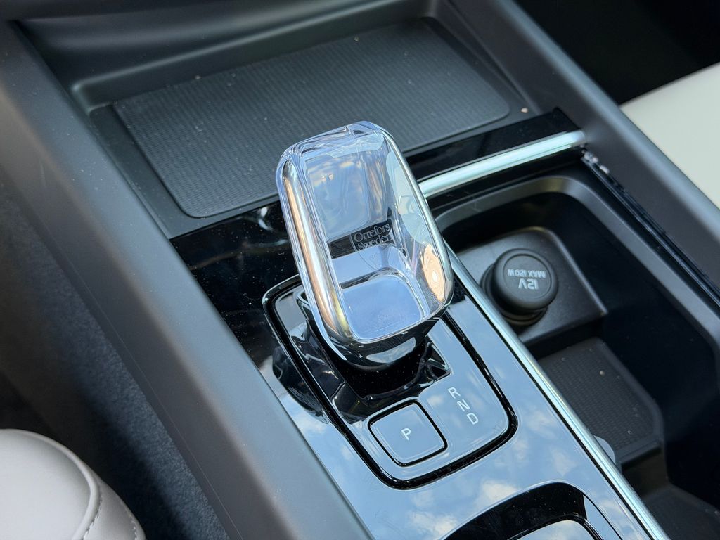 2026 Volvo XC60 Plus - Photo 27