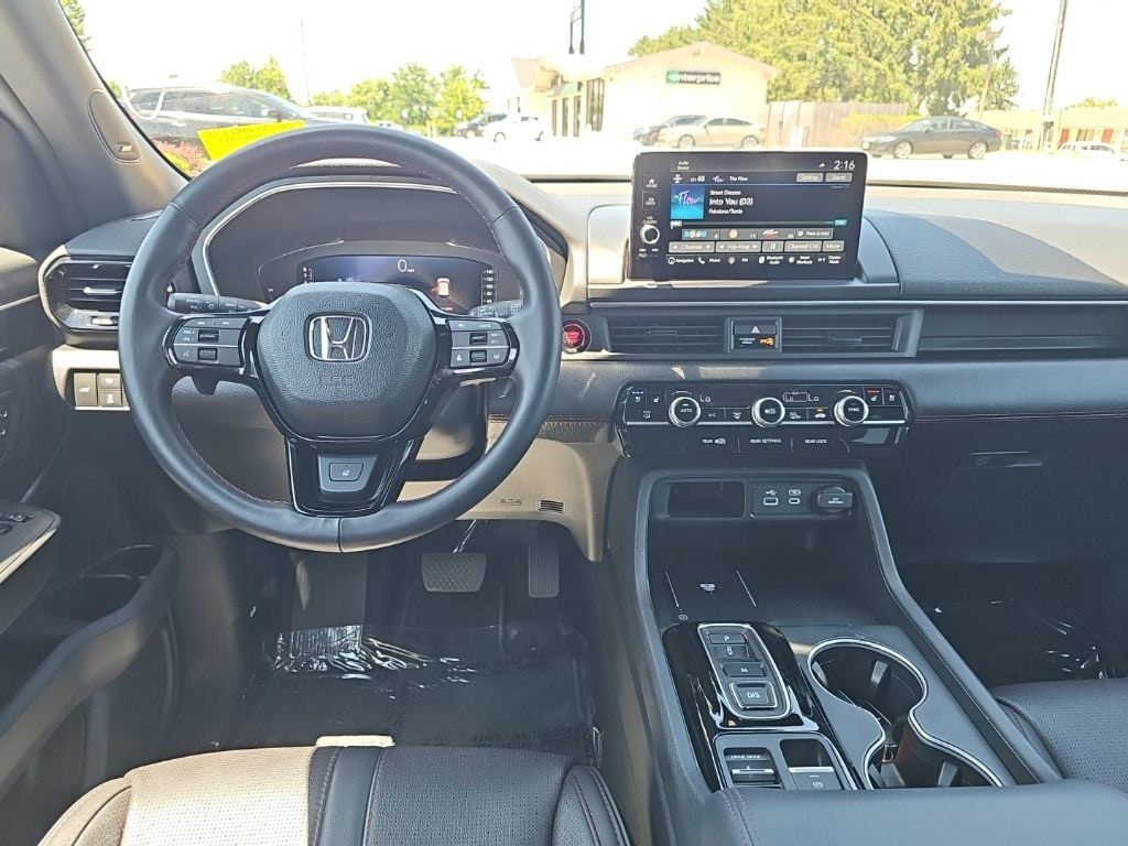 Used 2025 Honda Pilot Black Edition SUV