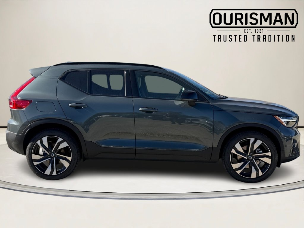 New 2026 Volvo XC40 B5 Plus SUV
