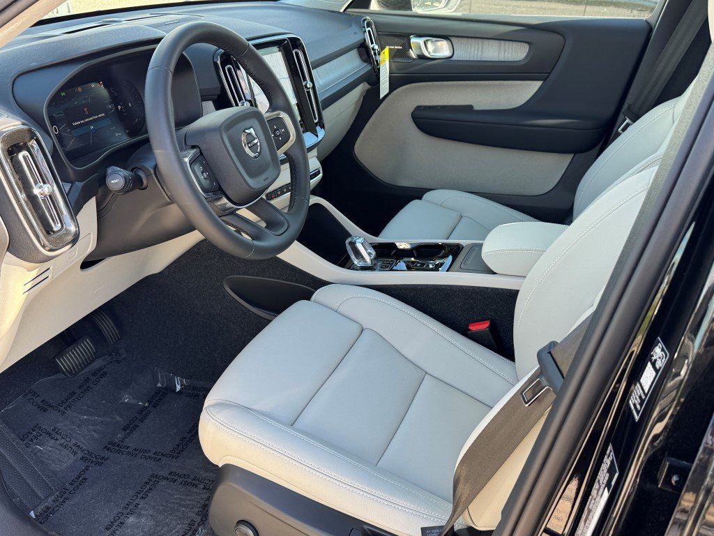 2026 Volvo XC40 Ultra - Photo 19