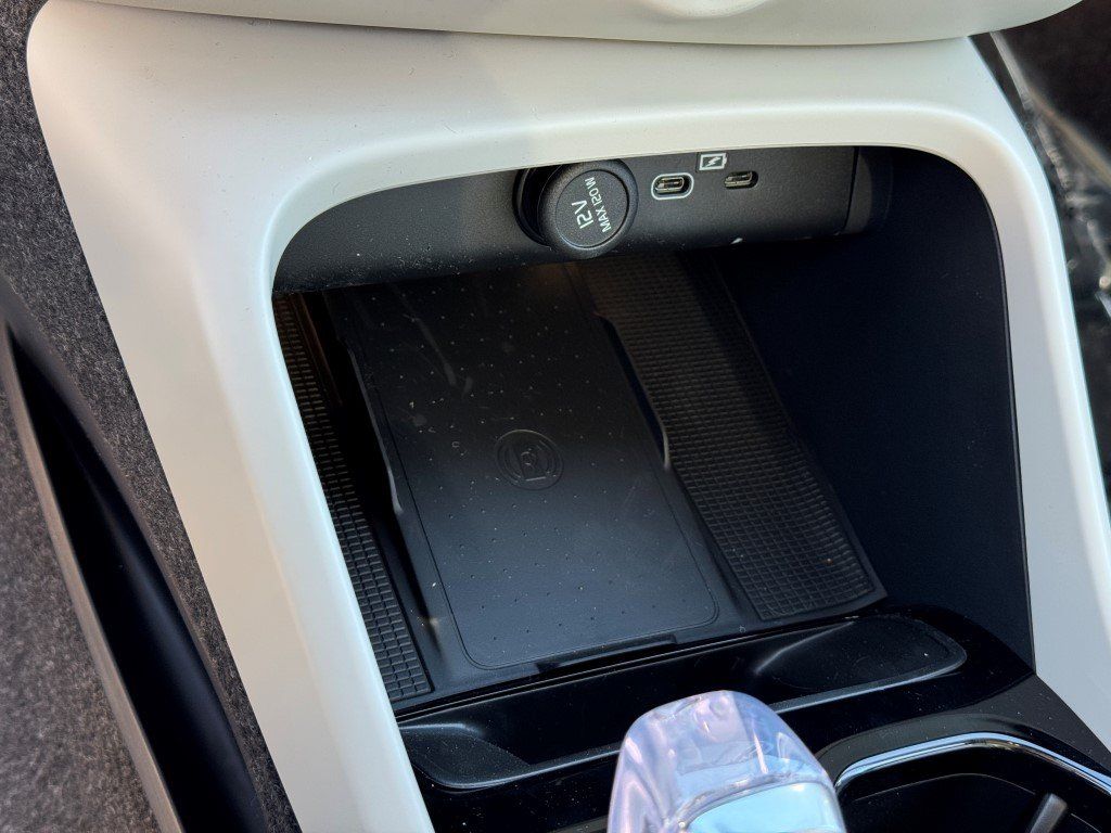2026 Volvo XC40 Ultra - Photo 27