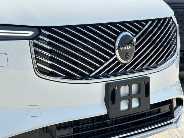 2026 Volvo XC90 Plus photo 2