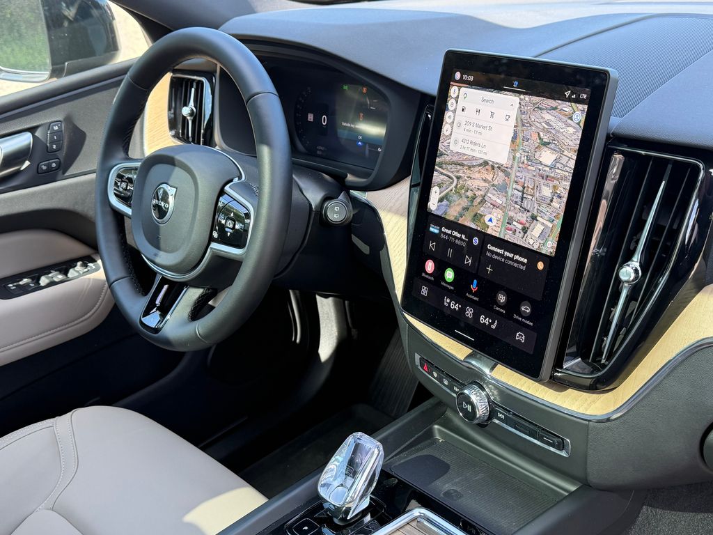 2026 Volvo XC60 Plus - Photo 7