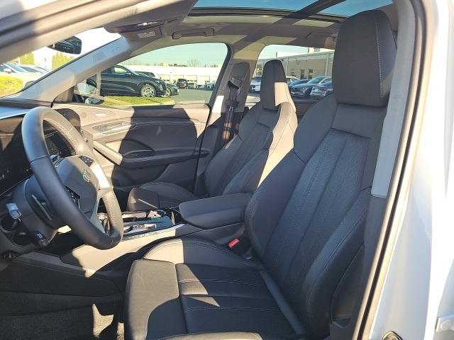 2025 Audi Q6 E-tron Prestige photo 2