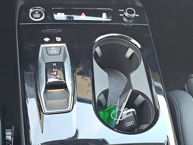 2025 Audi Q6 E-tron Prestige photo 4