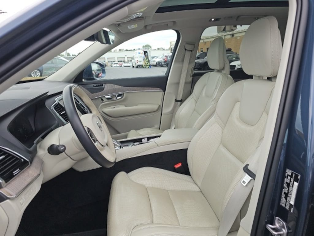 Certified 2022 Volvo XC90 Recharge Plug-In Hybrid T8 Inscription 6 Passenger SUV