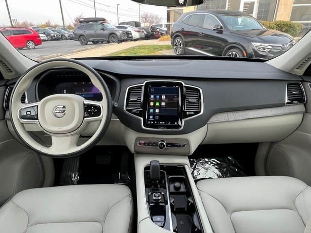 2024 Volvo XC90 Plus photo 2