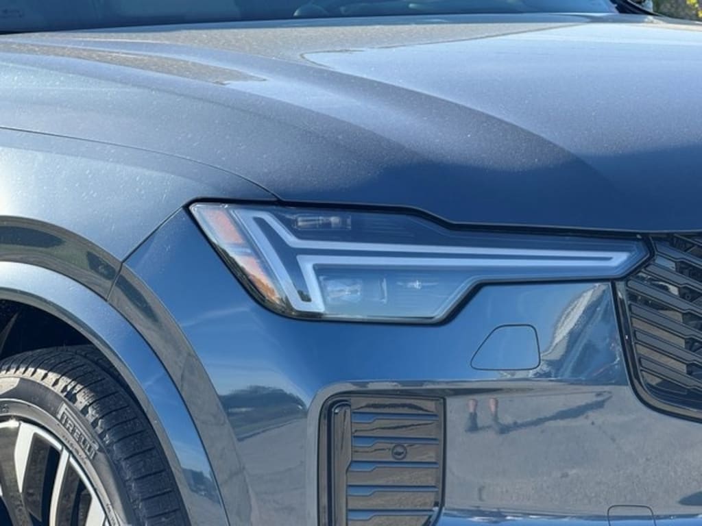 New 2026 Volvo XC90 B6 Ultra Dark Theme 7-Seater SUV