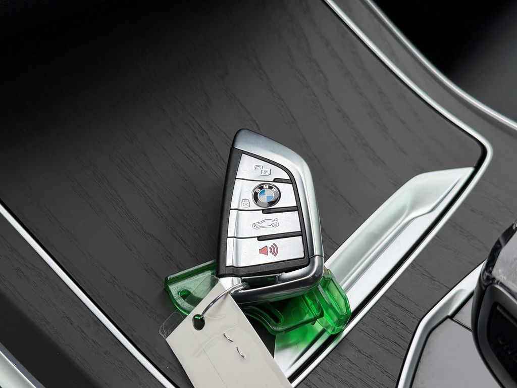2022 BMW X7 40i - Photo 8