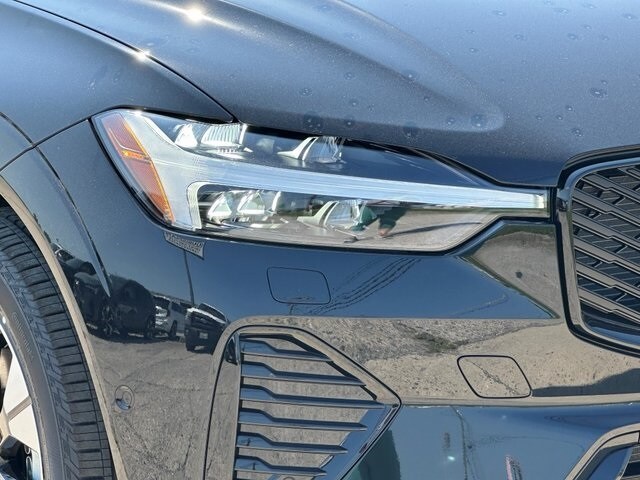 2026 Volvo XC60 B5 Plus photo 3