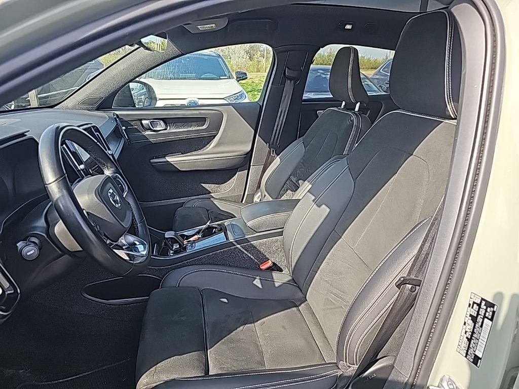 Certified 2023 Volvo C40 Recharge Pure Electric Ultimate SUV