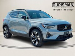 2026 Volvo XC40 B5 Plus AWD SUV 2026 Volvo XC40 B5 Plus AWD SUV