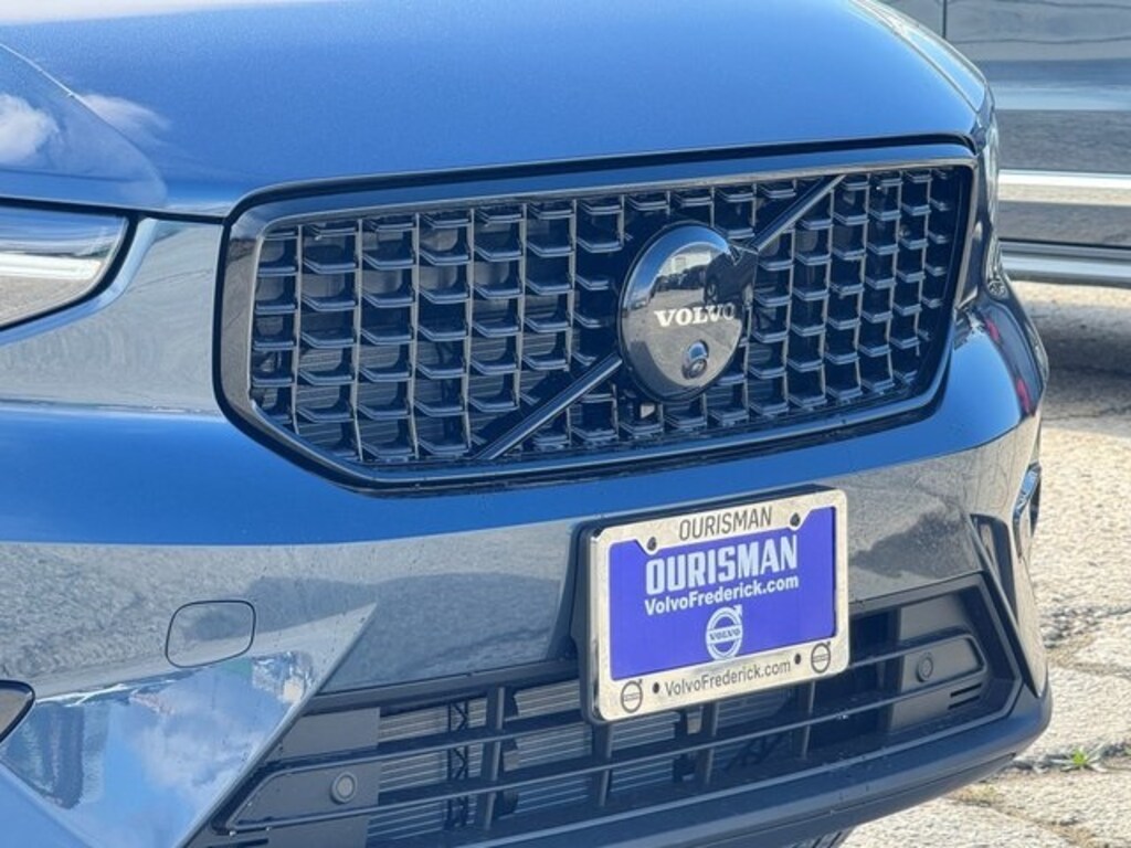 New 2026 Volvo XC40 B5 Ultra Black Edition SUV