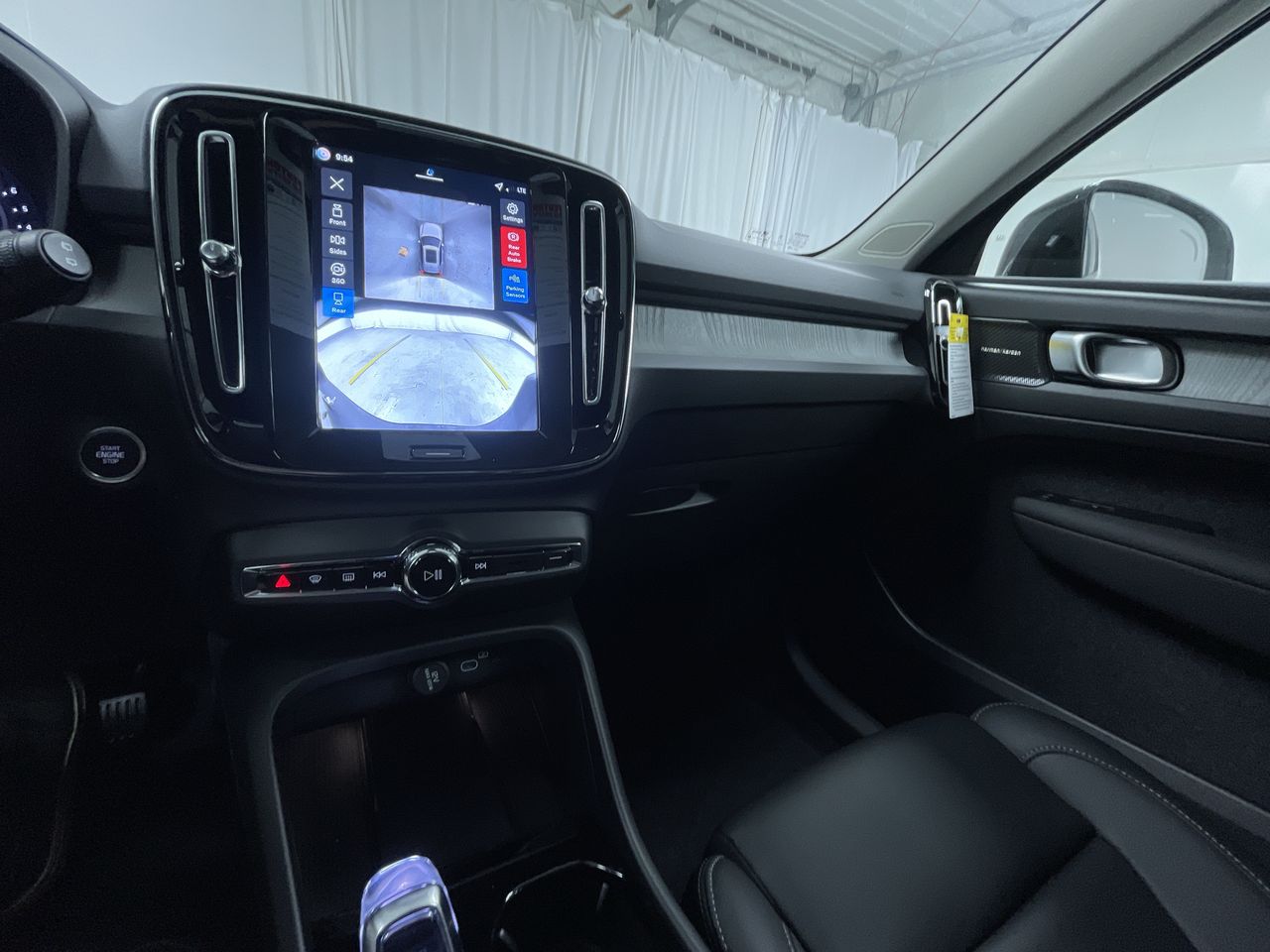 2026 Volvo XC40 Ultra - Photo 28