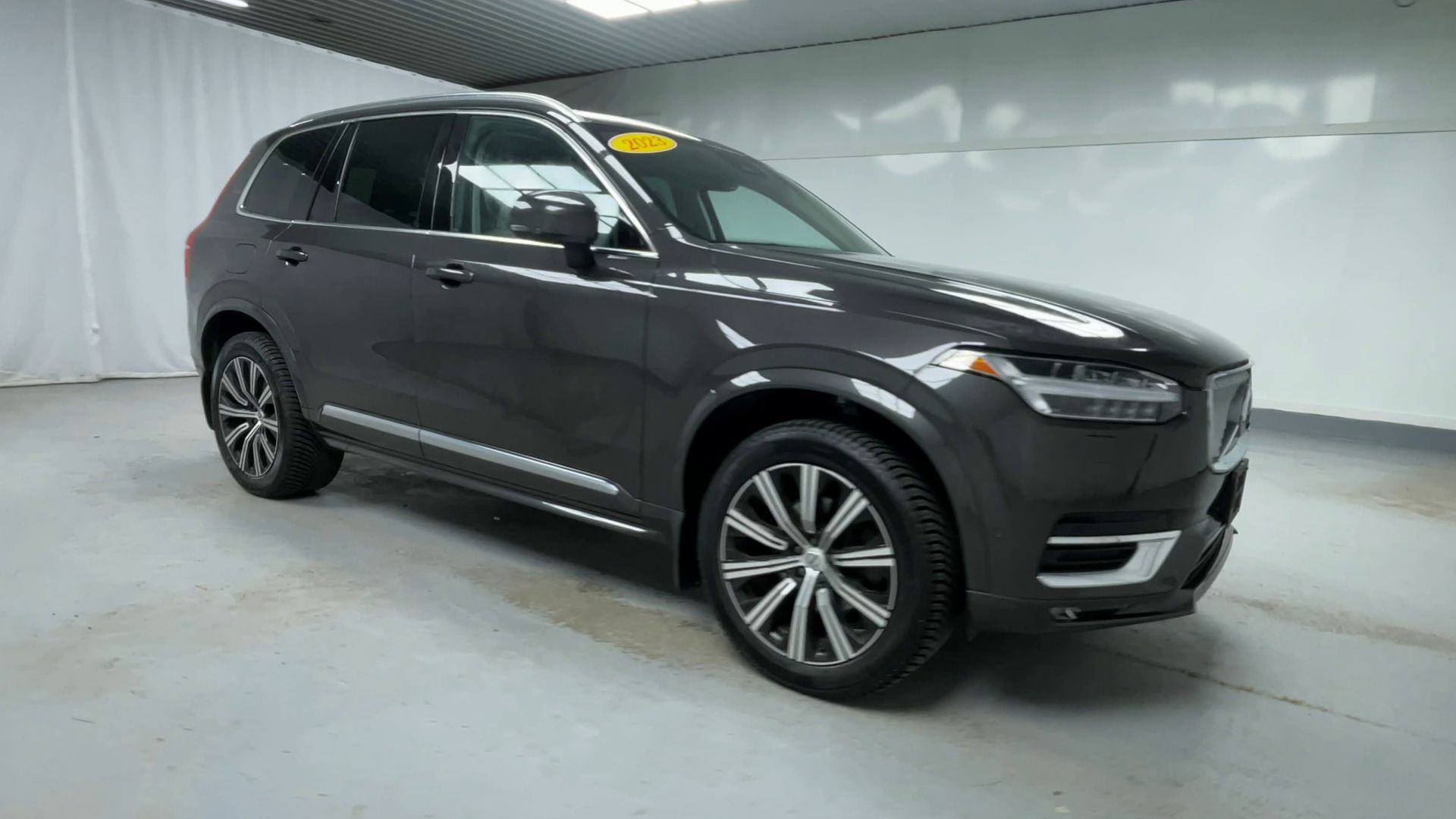 2023 Volvo XC90 Plus photo 2