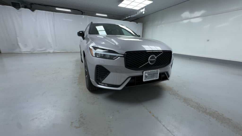 New 2026 Volvo XC60 B5 Core SUV
