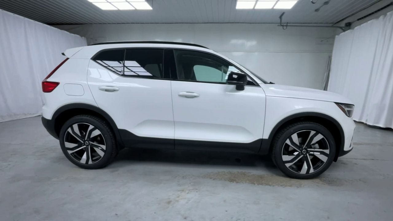 2026 Volvo XC40 Ultra - Photo 16