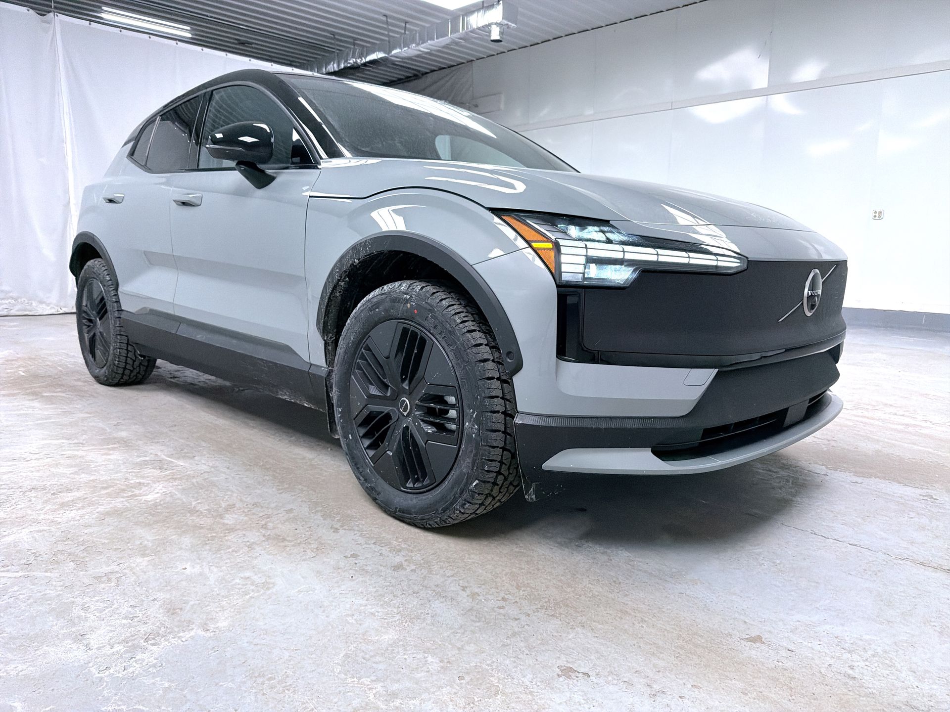 2026 Volvo EX30 Twin Motor Cross Country Ultra's photo