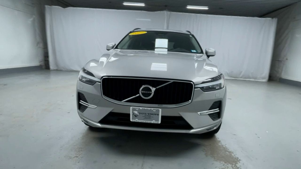 2022 Volvo XC60 B5 Momentum photo 4