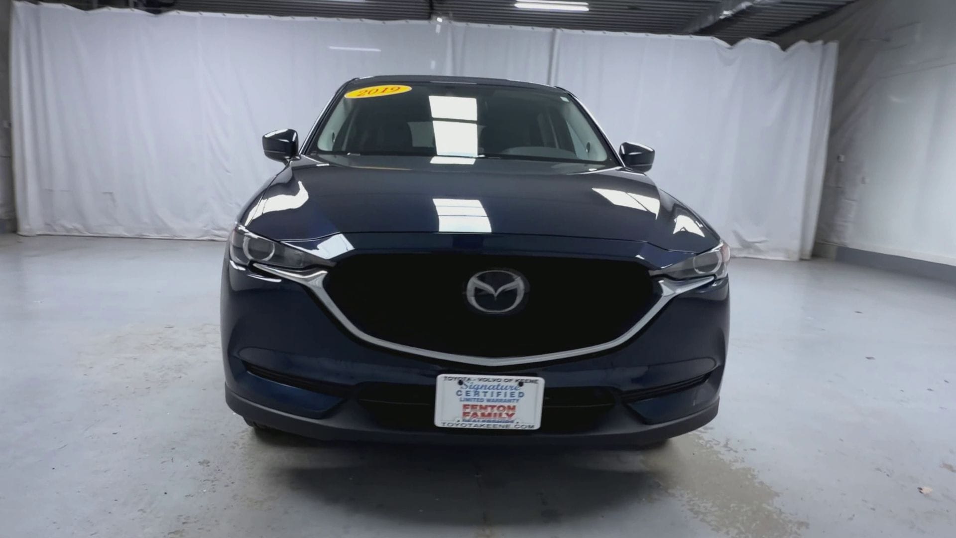 View vehicle photo 3