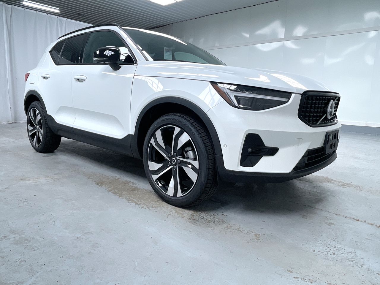 2026 Volvo XC40 B5 Ultra SUV