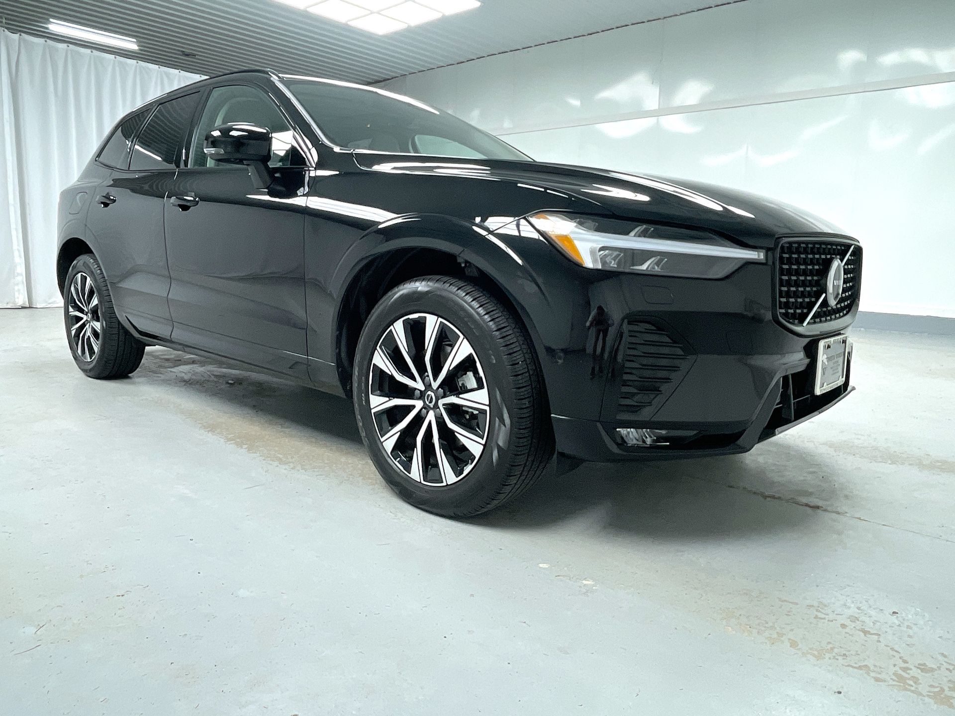 Onyx Black 2025 Volvo XC60 SUV / Crossover All-Wheel Drive 8-Speed Automatic