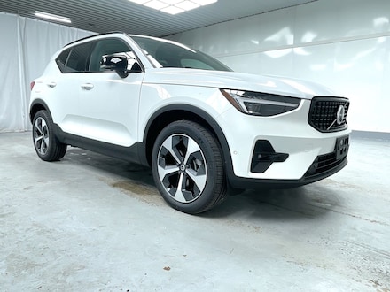 2026 Volvo XC40 B5 Plus SUV