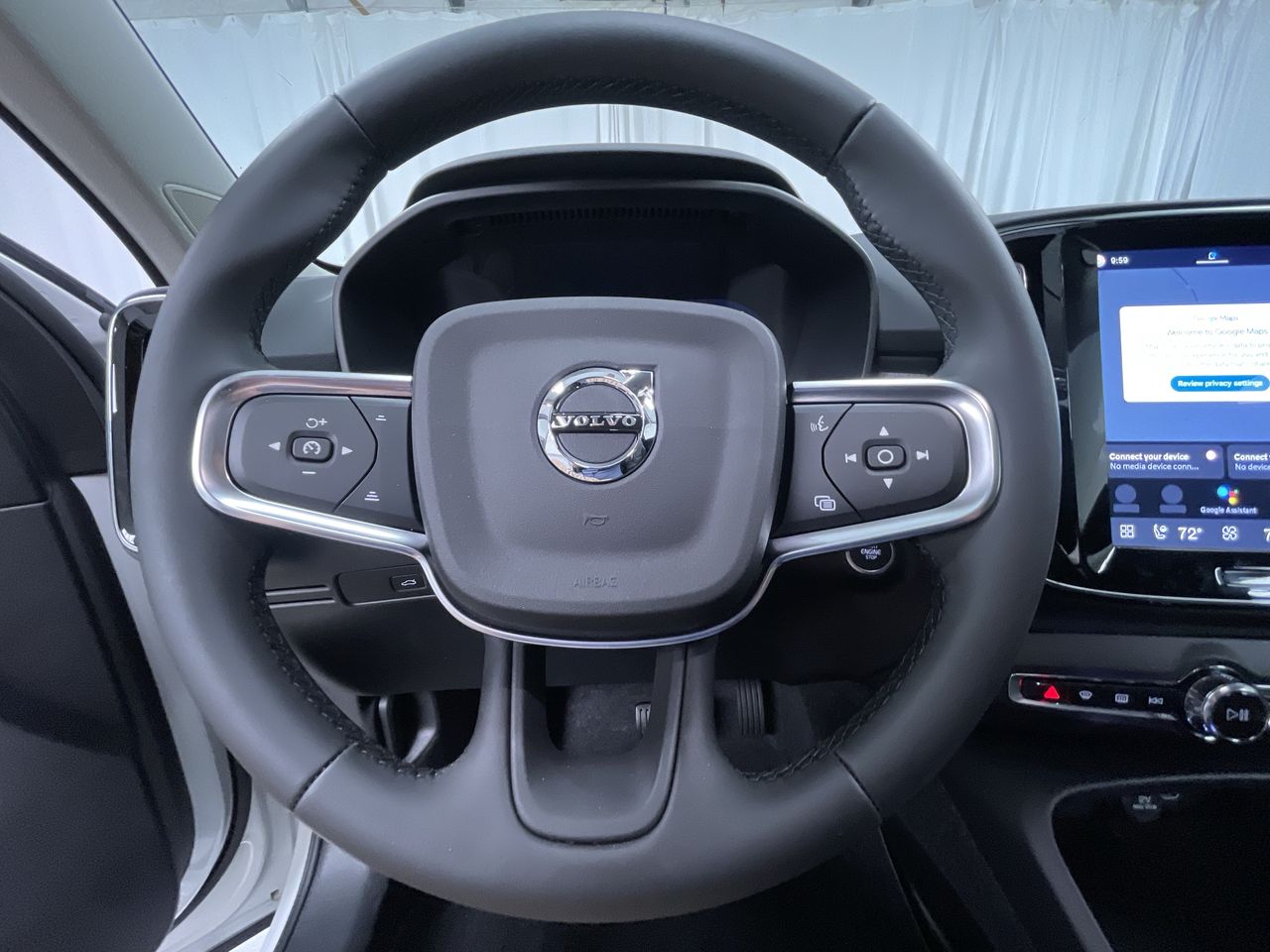 2026 Volvo XC40 Plus - Photo 32