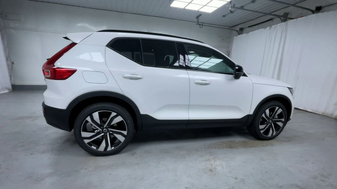 2026 Volvo XC40 Ultra - Photo 15