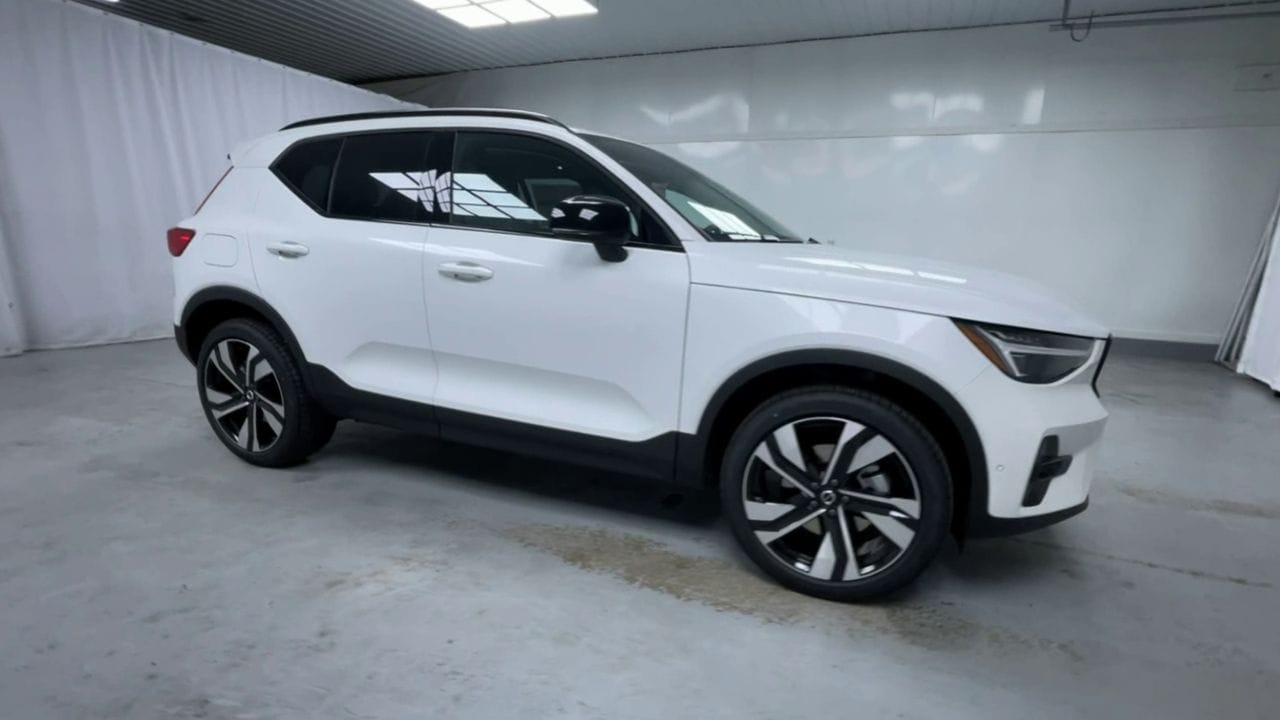 2026 Volvo XC40 Ultra - Photo 17