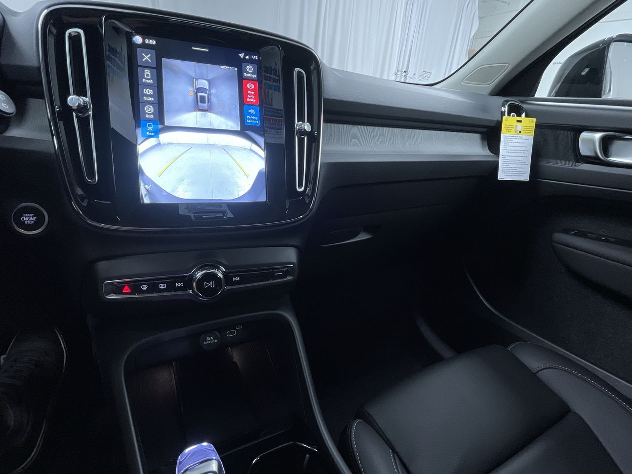2026 Volvo XC40 Plus - Photo 28