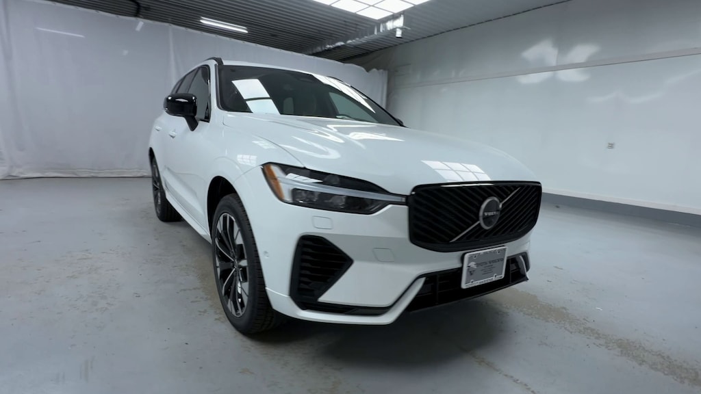 New 2026 Volvo XC60 plug-in hybrid T8 Plus SUV