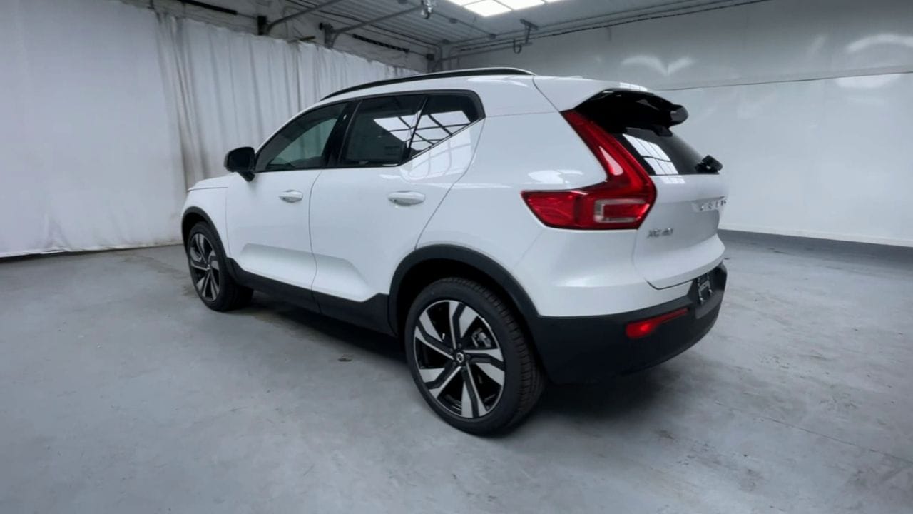 2026 Volvo XC40 Ultra - Photo 10