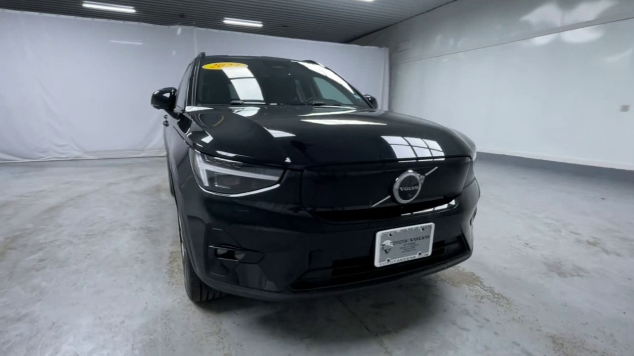 2023 Volvo XC40 Recharge Ultimate photo 3