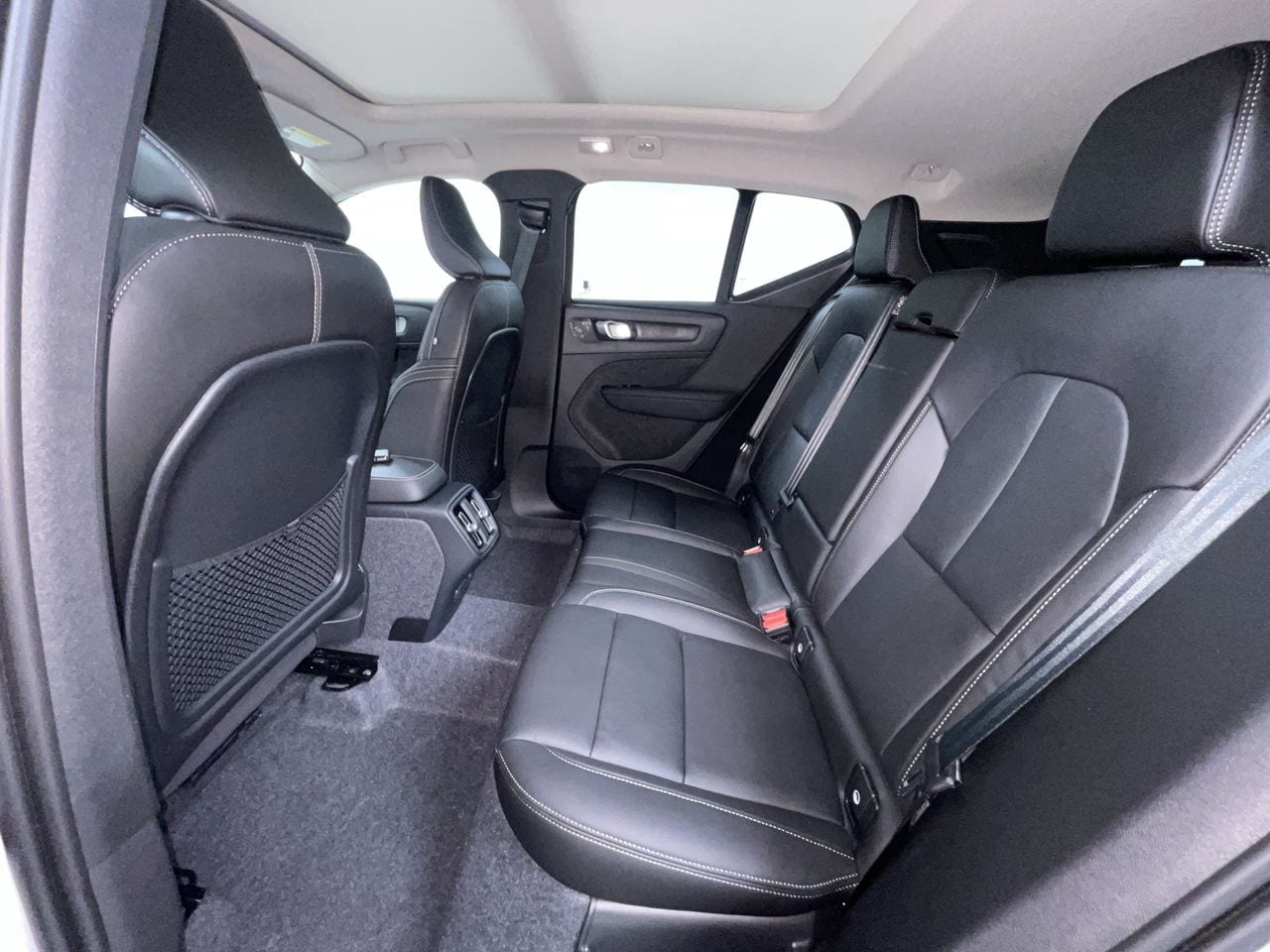 2026 Volvo XC40 Plus - Photo 20