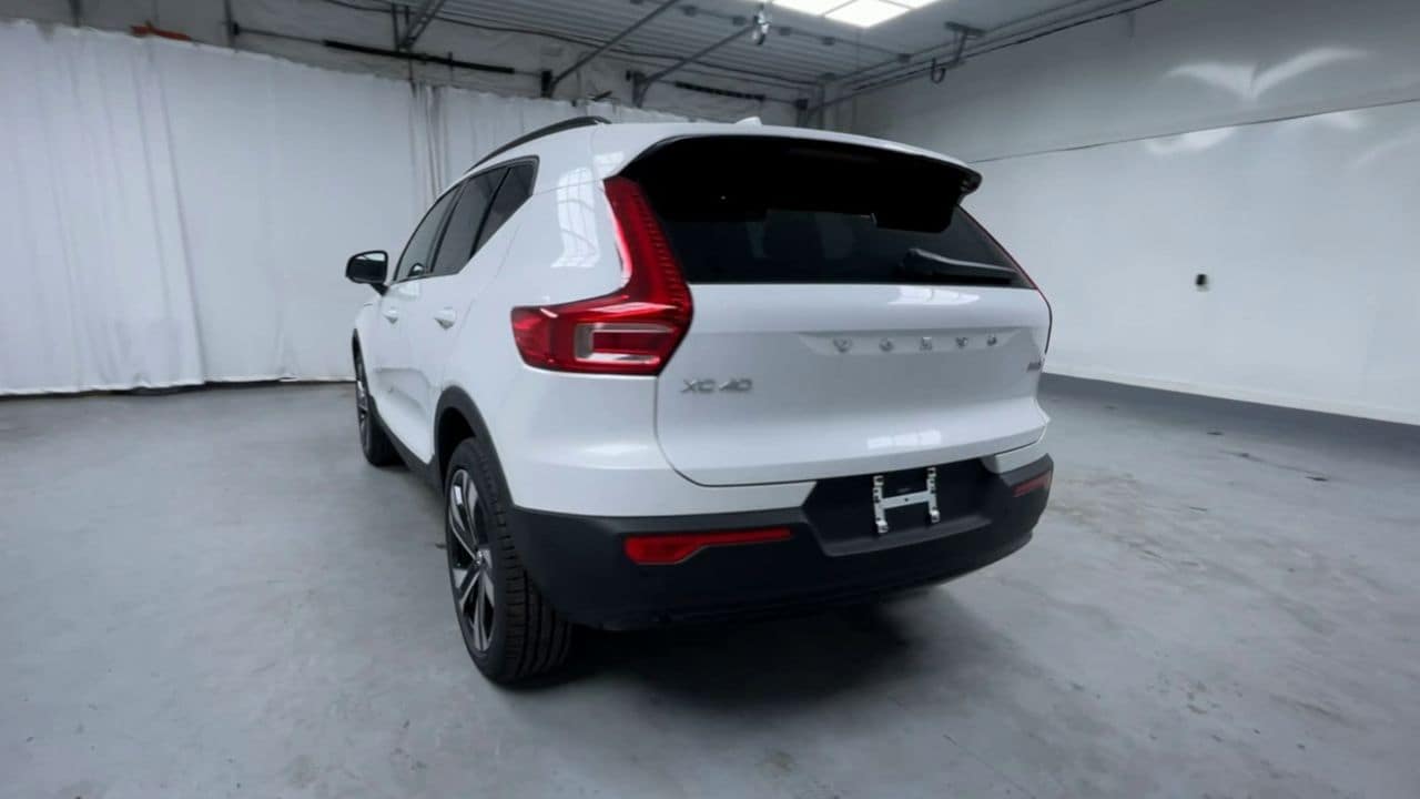 2026 Volvo XC40 Ultra - Photo 11