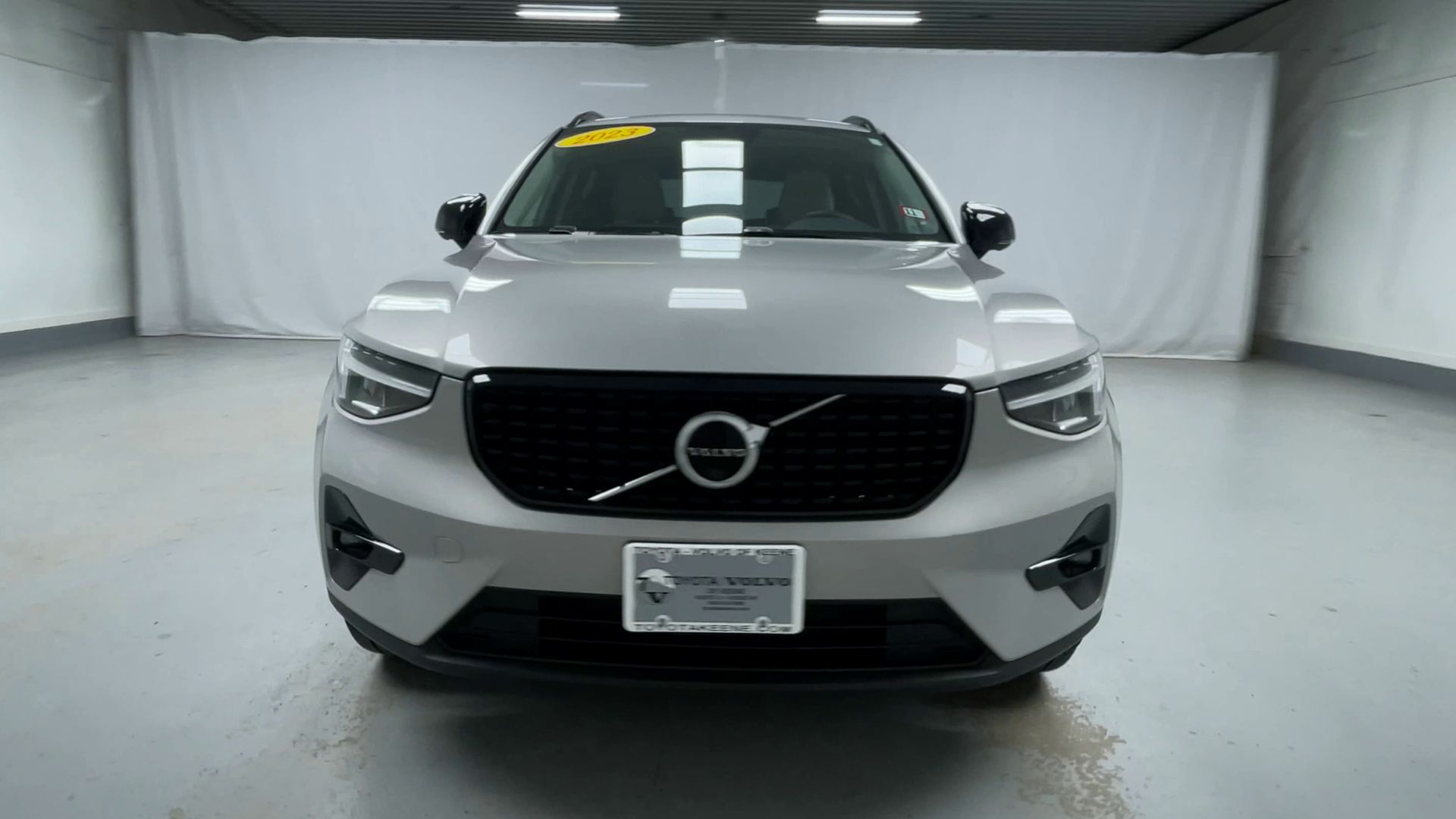 2023 Volvo XC40 Plus photo 4
