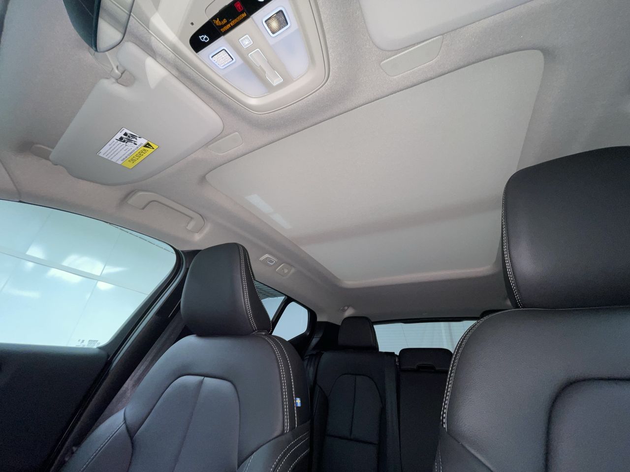 2026 Volvo XC40 Plus - Photo 30